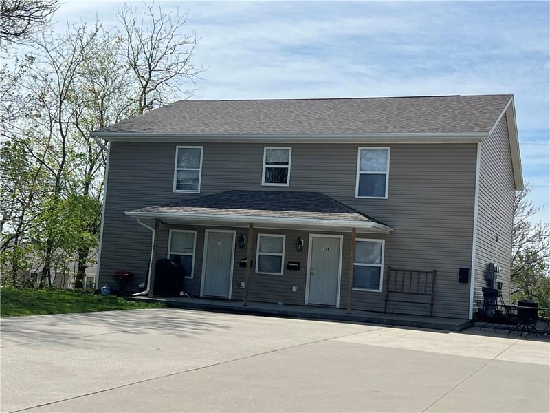 322 E 4th St, Maryville, MO 64468