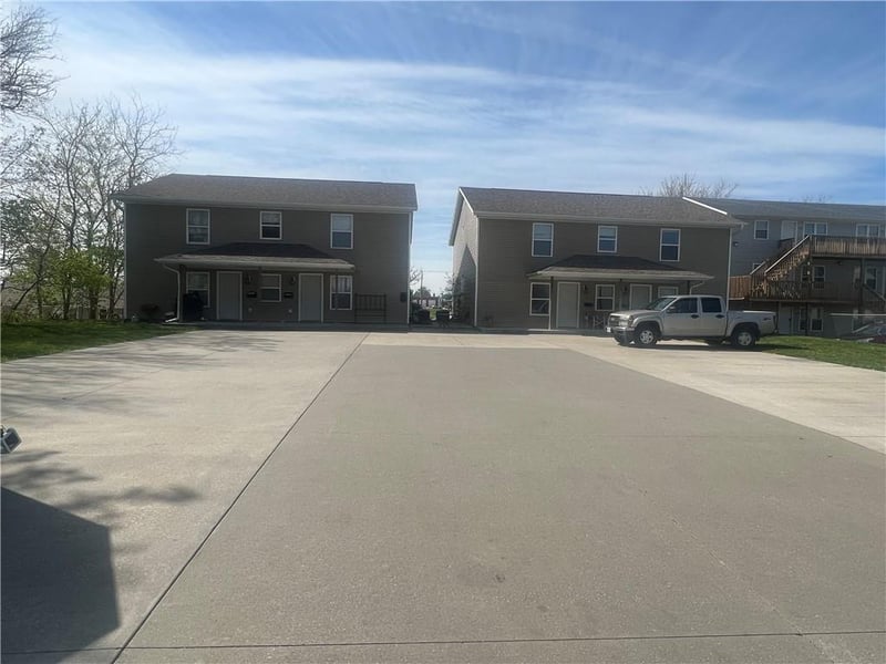 322 E 4th St, Maryville, MO 64468