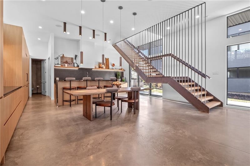 2006 Summit St, Kansas City, MO 64108