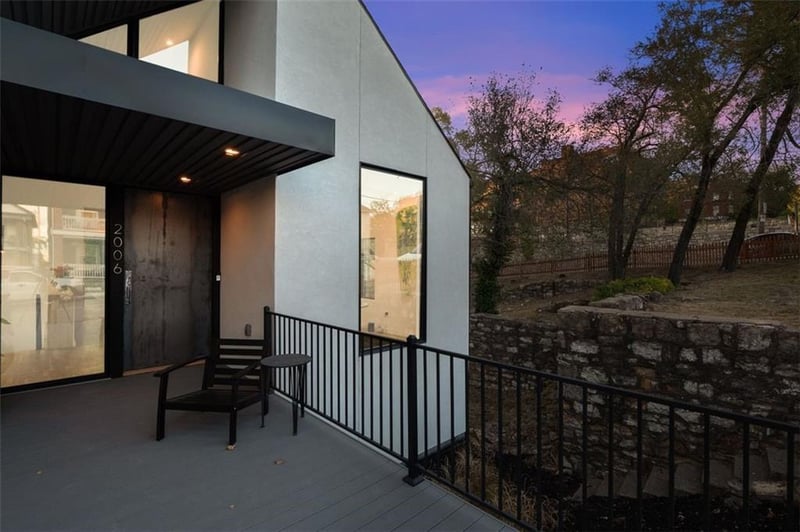 2006 Summit St, Kansas City, MO 64108