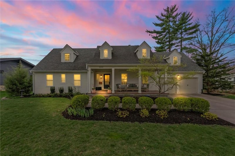 3201 W 82nd St, Leawood, KS 66206