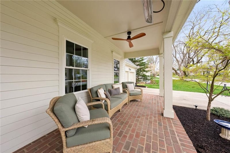 3201 W 82nd St, Leawood, KS 66206