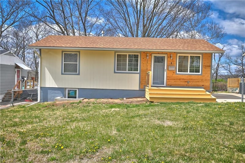 3710 Elmwood Ave, Kansas City, MO 64128