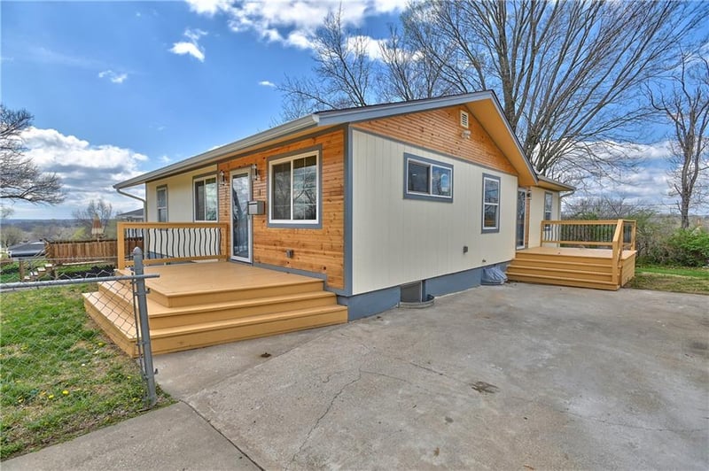 3710 Elmwood Ave, Kansas City, MO 64128