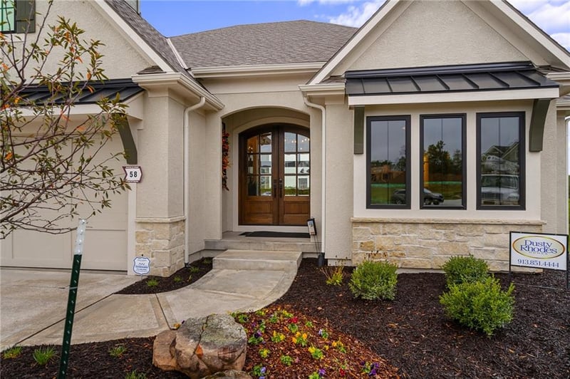 1406 Upton Ct, Raymore, MO 64083
