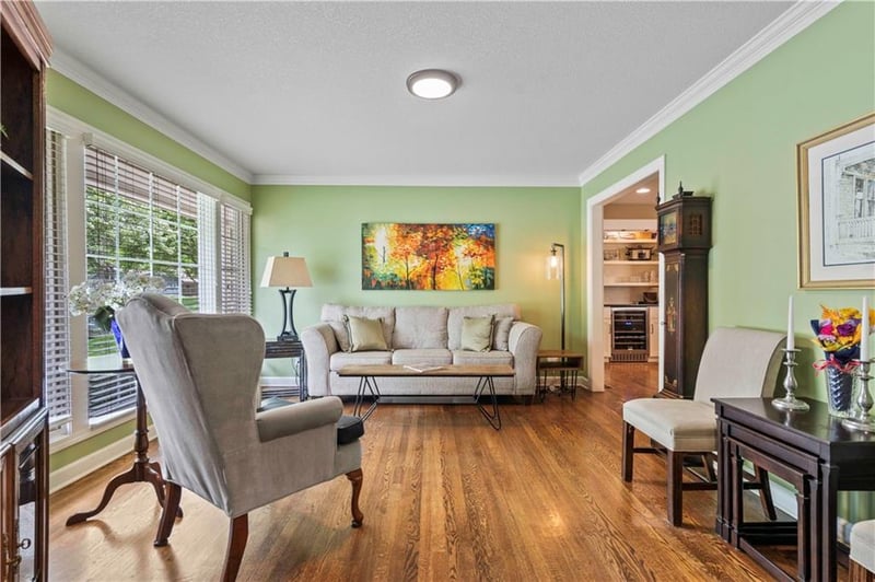 9735 Canterbury St, Overland Park, KS 66206