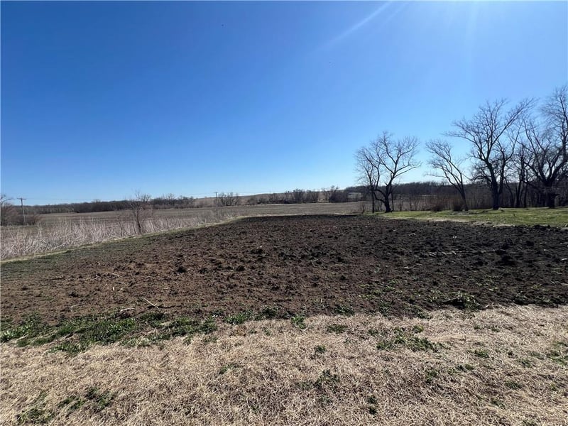 407 Chrissenger St, Burlington Junction, MO 64428