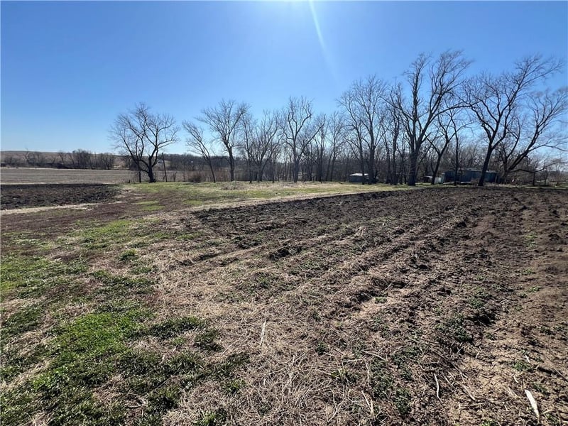407 Chrissenger St, Burlington Junction, MO 64428