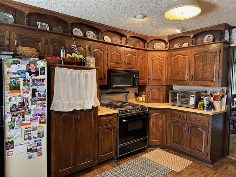 24984 P Hw, Gallatin, MO 64640