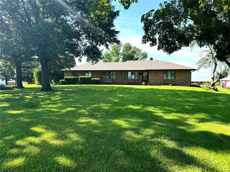 24984 P Hw, Gallatin, MO 64640