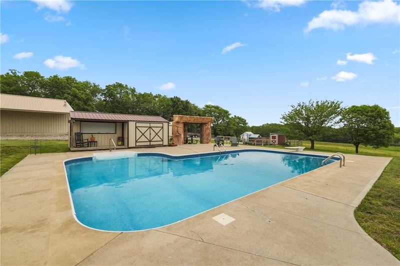 18025 C Hw, Trimble, MO 64492