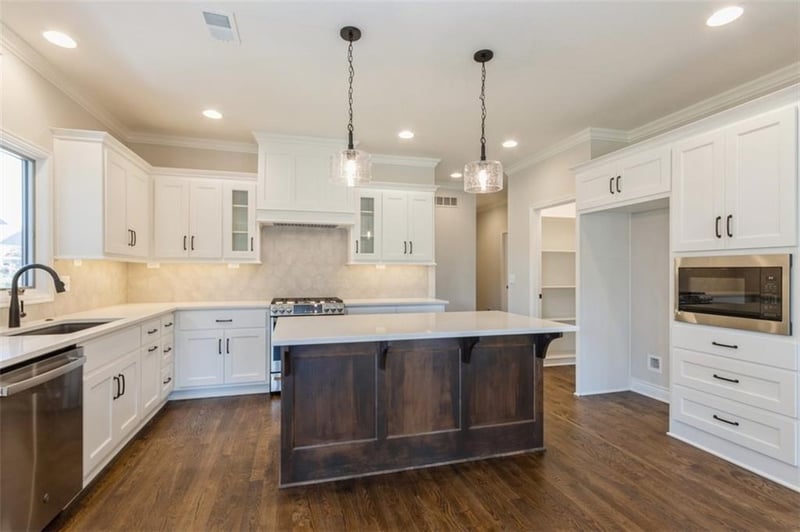 11433 Waterford Dr, Olathe, KS 66061