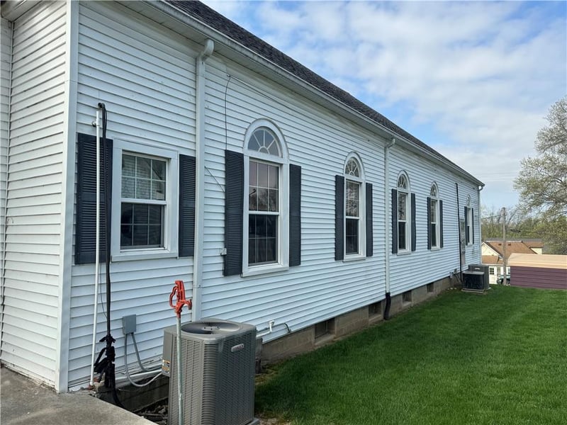106 S July St, Dearborn, MO 64439