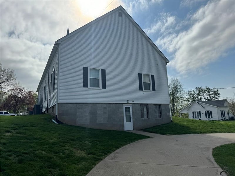 106 S July St, Dearborn, MO 64439