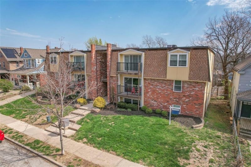 4033 Oak St, Kansas City, MO 64111