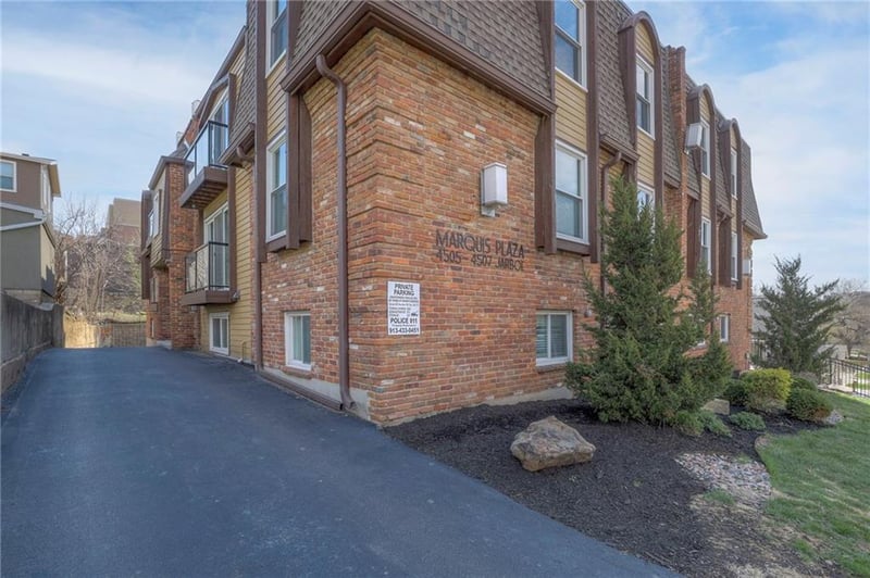 4505 Jarboe St, Kansas City, MO 64111