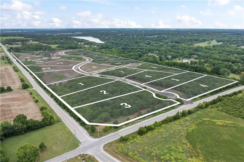 17310 Galloway Dr, Stilwell, KS 66085