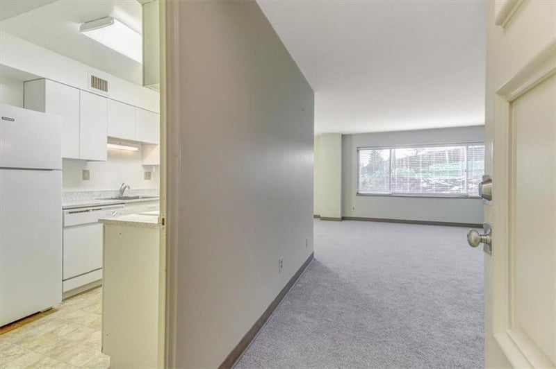 4550 Warwick Blvd #106, Kansas City, MO 64111