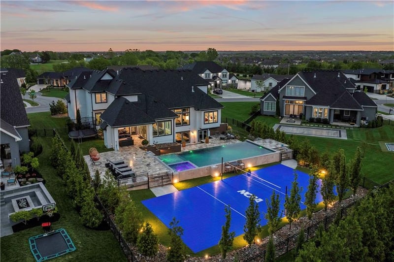 15800 Oakmont St, Overland Park, KS 66221