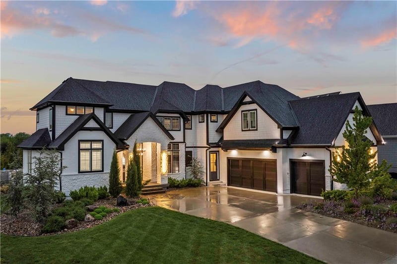 15800 Oakmont St, Overland Park, KS 66221