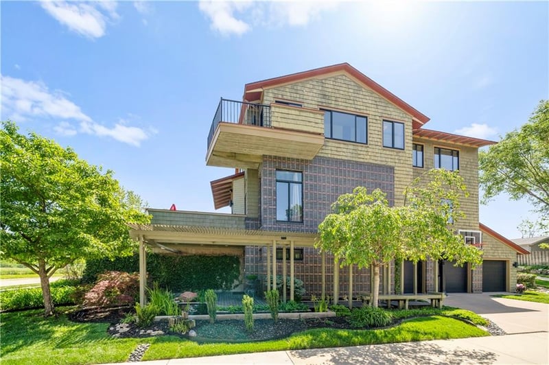 1211 E 24th St, Kansas City, MO 64108