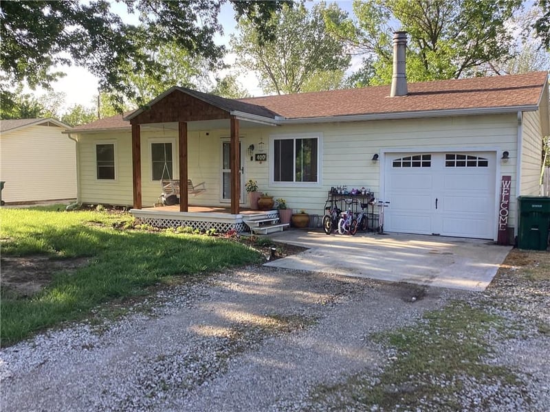 400 W 7th St, Lebo, KS 66856