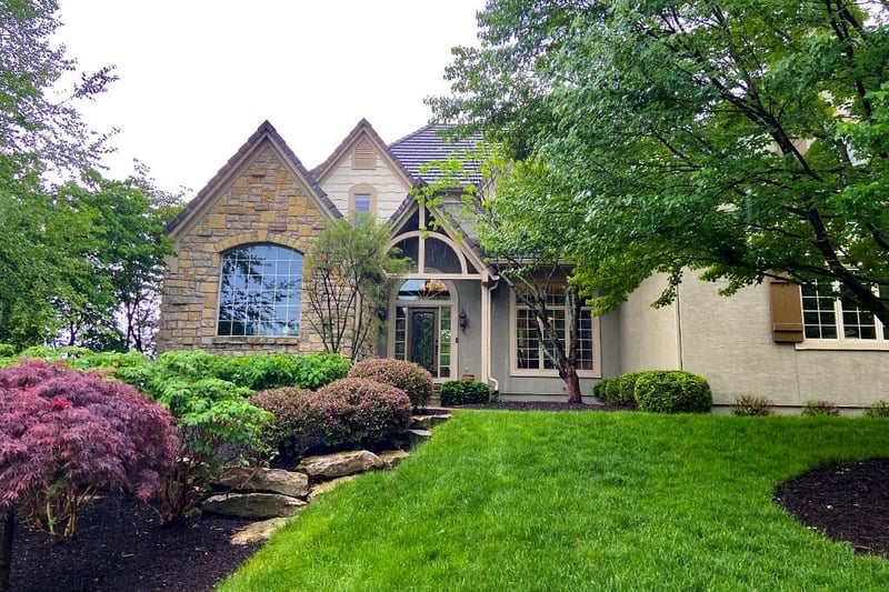 16861 Highland Ridge Dr, Loch Lloyd, MO 64012
