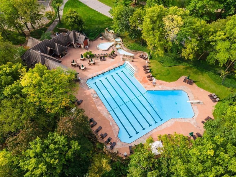 16861 Highland Ridge Dr, Loch Lloyd, MO 64012