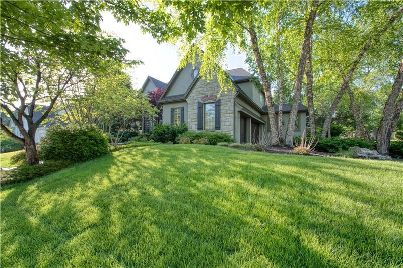 5813 Golden Bear Dr, Overland Park, KS 66223
