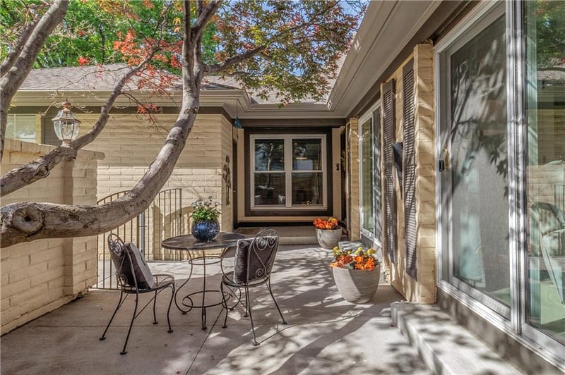 10859 Glenwood St, Overland Park, KS 66211