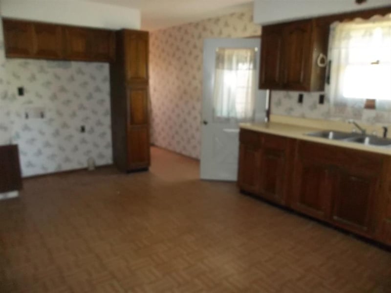 208 W Fife St, Buffalo, KS 66717