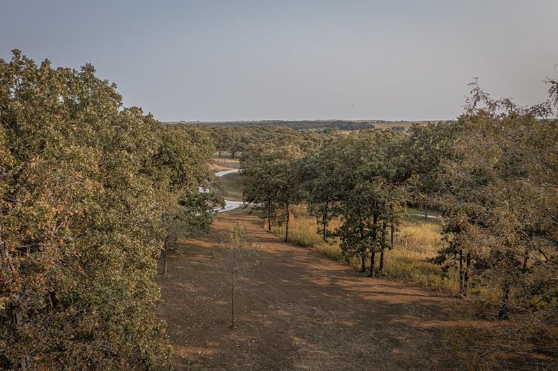 1011 2061 N/A, Sedan, KS 67361