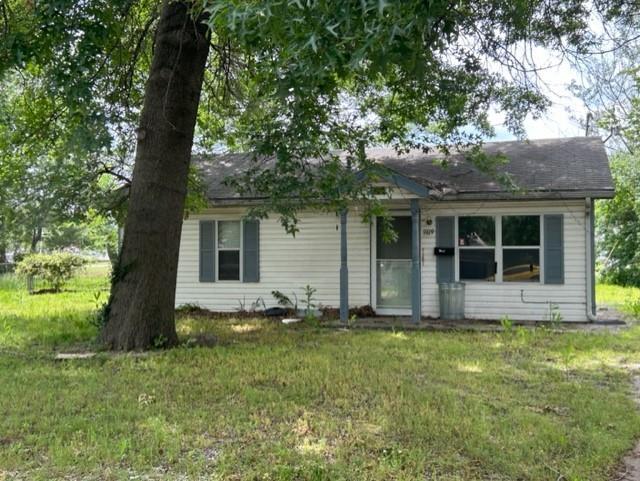 1109 Circle Dr, Parsons, KS 67367