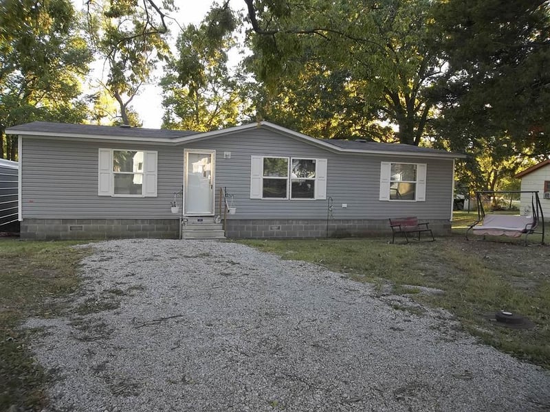301 W Neosho N/A, Thayer, KS 66776
