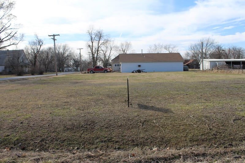 310 E 6th N/A, Laharpe, KS 66751