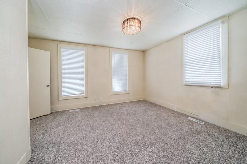828 Walnut St, Chetopa, KS 67336