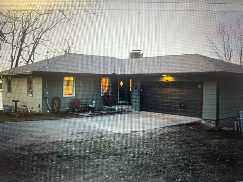 7100 Lost Lake Cir, Thayer, KS 66776