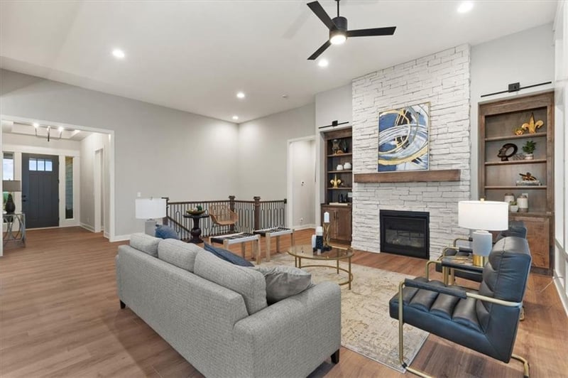 1717 SW Arbormill Ter, Lee's Summit, MO 64082