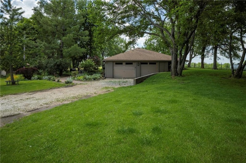 546 NW County Rd Uu Hw, Centerview, MO 64019