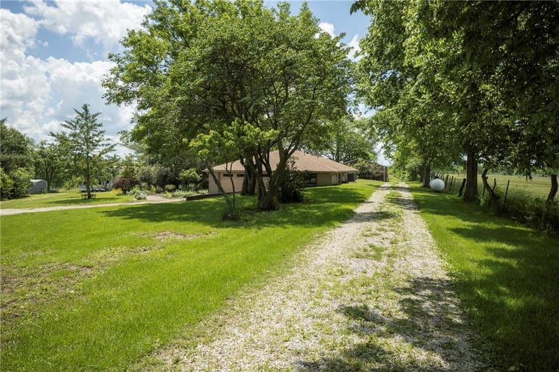 546 NW County Rd Uu Hw, Centerview, MO 64019