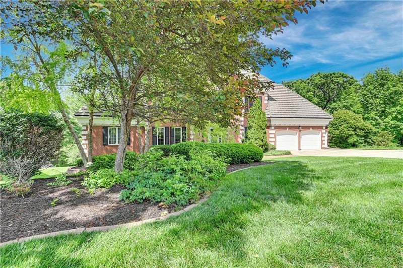 11332 W 121st Ter, Overland Park, KS 66213