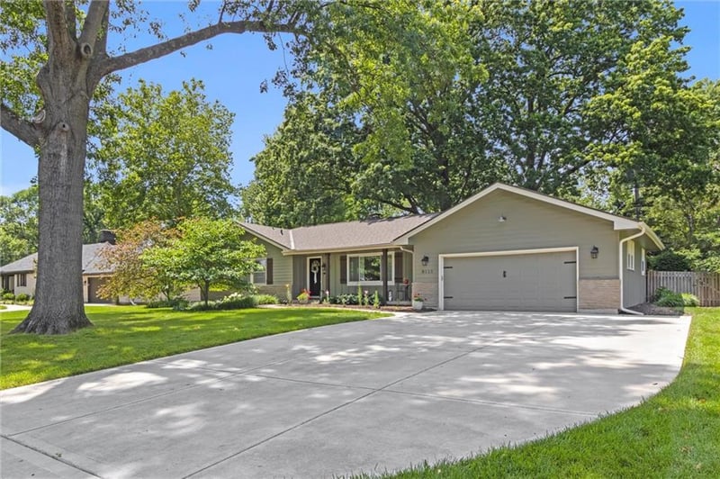 9518 Chadwick Dr, Overland Park, KS 66206