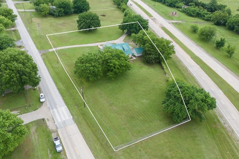 3403 8th St, Coffeyville, KS 67337