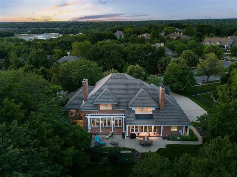 2905 W 112th St, Leawood, KS 66211