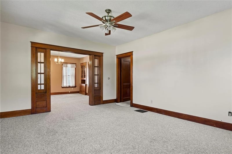110 W Elm St, Hardin, MO 64035