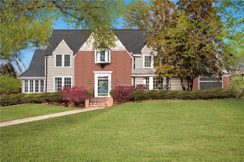 1232 W 58th St, Kansas City, MO 64113