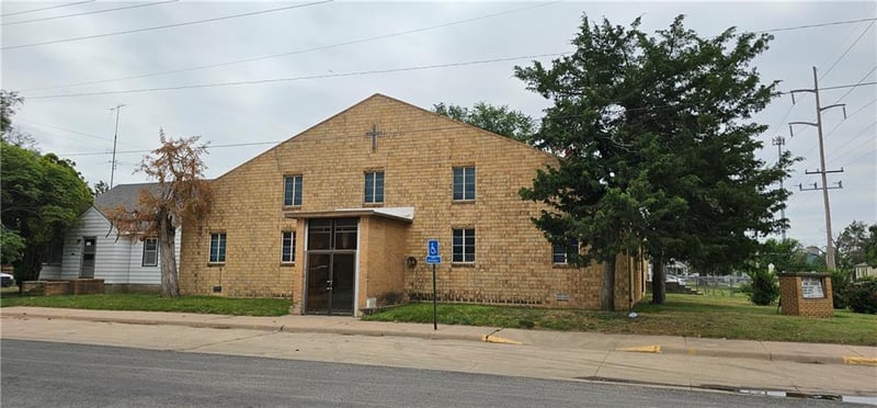 1511 9th St, Great Bend, KS 67530