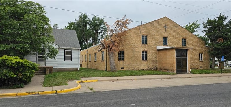 1511 9th St, Great Bend, KS 67530
