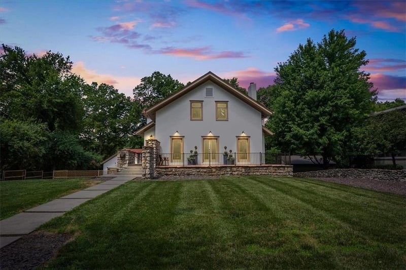 5316 Oak St, Kansas City, MO 64112