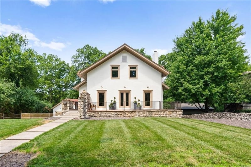 5316 Oak St, Kansas City, MO 64112
